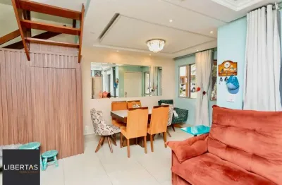 Casa 2 dormitórios 2 vagas cobertas em condomínio com Piscina Porto Alegre