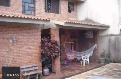Casa para Venda - 238m², 4 dormitórios, sendo 1 suites, 2 vagas - Medianeira