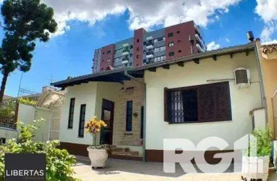 Casa com 3 quartos à venda na Rua General Pedro Bittencourt, 253, Passo da Areia, Porto Alegre
