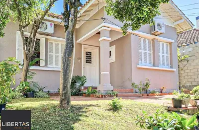 Casa com 3 quartos à venda na Rua Caracas, 104, Jardim Lindóia, Porto Alegre