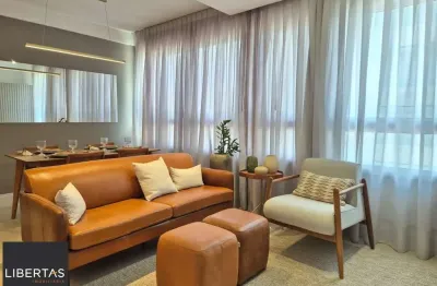 Apartamento 2 Dormitórios, Decorado e com Vaga de Garagem | Pronto para Morar!