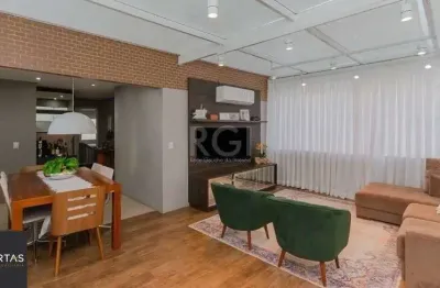 Apartamento de 3 dormitórios e 1 suíte no bairro Floresta em Porto Alegre