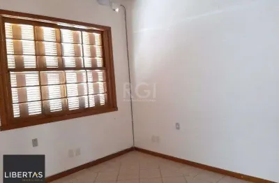 Casa para Venda - 150m², 3 dormitórios, sendo 1 suites, 4 vagas - Floresta