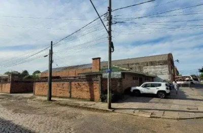 Depósito Pavilhão Venda no Bairro Navegantes  com 1800m²  de terreno e 324m² de escritórios - De esquina