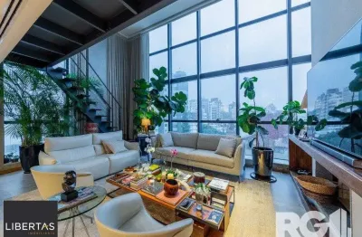 Belíssimo apartamento no Glass Aurélio andar alto,  Living com pé direito duplo,  174m² privativos finamente decorado no Moinhos de Vento