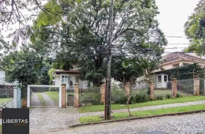 Casa para Venda - 489m², 4 dormitórios, sendo 2 suites, 3 vagas - Cristal