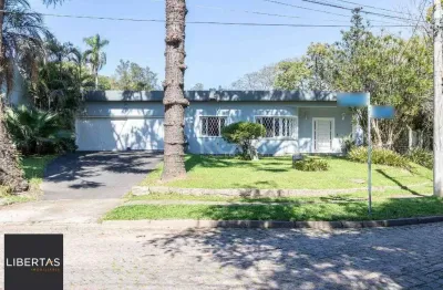 Casa para Venda - 250m², 3 dormitórios, sendo 1 suites, 3 vagas - Tristeza