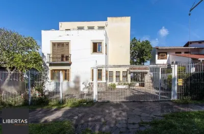 Casa para Venda - 380m², 4 dormitórios, sendo 1 suites, 4 vagas - Vila Assunção