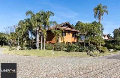 Casa à venda  no Terra Ville com 6 dormitórios e fundo para o lago.