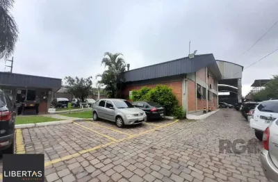 Prédio comercial com área total de 5.000 m² na rua Frederico Mentz, bairro Navegantes.