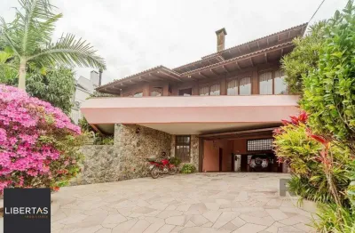 Casa para Venda - 646m², 4 dormitórios, sendo 2 suites, 4 vagas - Jardim Isabel