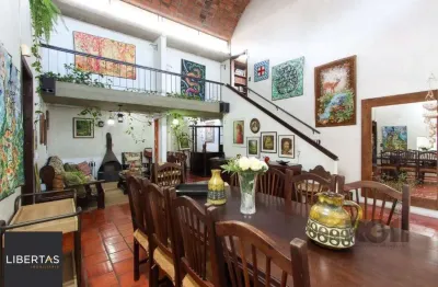 Casa para Venda - 393m², 4 dormitórios, sendo 2 suites, 4 vagas - Ipanema