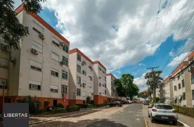 Apartamento reformado de 02 dormitórios perto de supermercados, onibus e farmacias