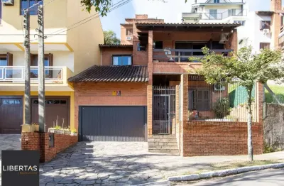 Casa com 5 quartos à venda na Rua Fernando Osório, 590, Teresópolis, Porto Alegre