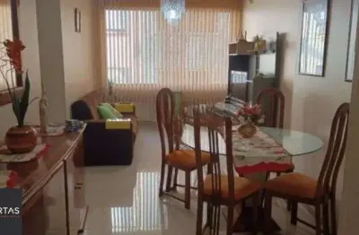 Apartamento 2 dormitórios desocupado à venda no bairro São João