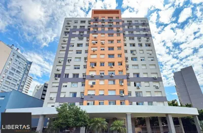 Apartamento de 2 dormitórios e 1 vaga de garagem no Centro Histórico.