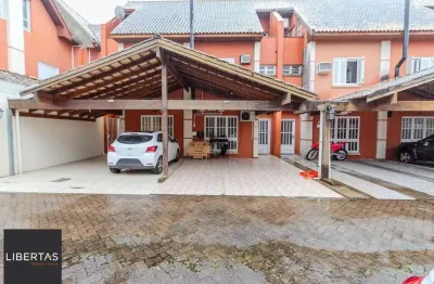 Casa de condomínio, 3 dormitórios, 1 suíte e 2 vagas cobertas no bairro Teresópolis.