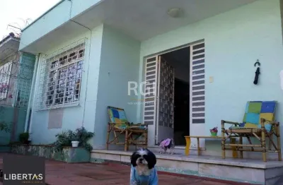 Casa para Venda - 155m², 4 dormitórios, sendo 1 suites, 3 vagas - Passo da Areia