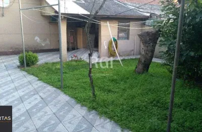 Casa com 3 quartos à venda na Rua Toroquá, 388, Passo da Areia, Porto Alegre