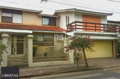 Casa para Venda - 340m², 4 dormitórios, sendo 2 suites, 3 vagas - Jardim Lindóia