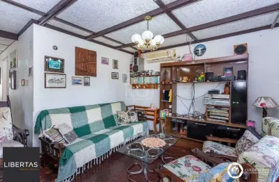 Casa para Venda - 93m², 4 dormitórios, sendo 1 suites, 4 vagas - Jardim Leopoldina