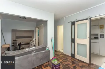 Apartamento no bairro Teresópolis de 3 dormitórios e vaga rotativa DESOCUPADO