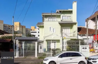 Casa com 3 quartos à venda na Rua Folha da Tarde, 49, Cristal, Porto Alegre