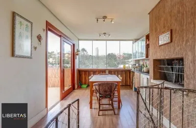 Cobertura com 2 dormitórios, no bairro Cristal em Porto Alegre