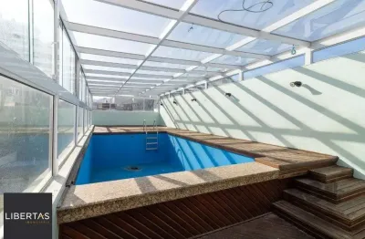 Casa incrível com 444m² privativos, para uso misto, residencial ou comercial.