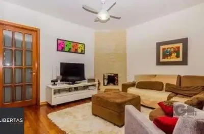 Casa com 7 Quartos e 6 vagas à Venda, 470 m² no Bairro Petrópolis