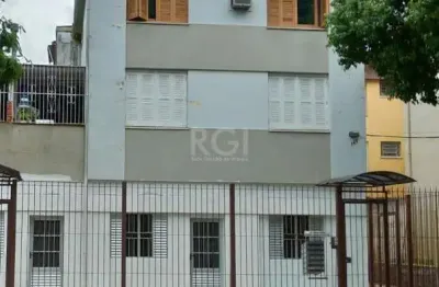Apartamento de 4 dormitórios, sendo 2 suites, no bairro Petrópolis