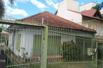 Casa com 3 quartos à venda na Rua General Souza Doca, 224, Petrópolis, Porto Alegre