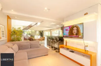 Casa de Condomínio em Porto Alegre, RS - Casa com 3 Suítes Plenas