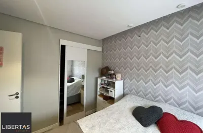 Apartamento semi mobiliado 2 dormitórios e 1 vaga de garagem na Rua Sadi Castro