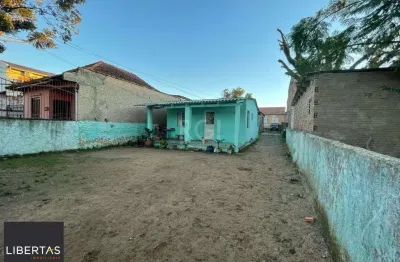 Casa para Venda - 482m², 3 dormitórios, 3 vagas - Camaquã, Porto Alegre