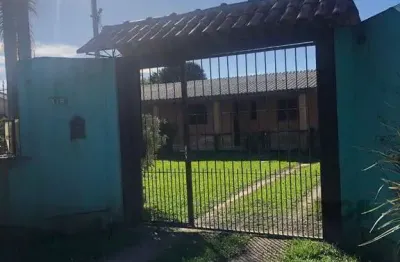 Casa com 3 quartos à venda na Rua Ipê-Rosa, 318, Restinga, Porto Alegre