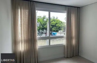 Apartamento com 3 quartos para alugar na Rua Padre Alois Kades S J, 500, Vila Ipiranga, Porto Alegre