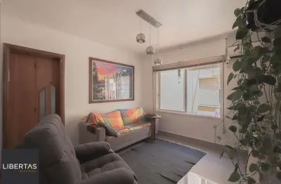 Apto 01 quarto todo reformado no bairro Floresta Porto Alegre/RS