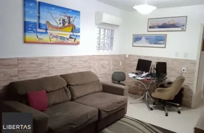 Casa para Venda - 140m², 5 dormitórios, 2 vagas - Cavalhada, Porto Alegre