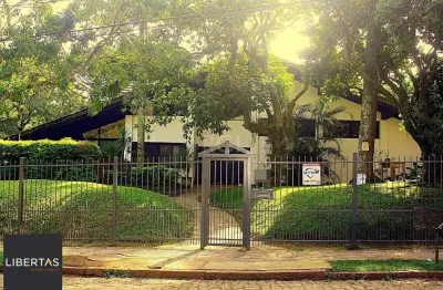 Casa para Venda - 523.36m², 6 dormitórios, sendo 2 suites, 2 vagas - Vila Conceição, Porto Alegre