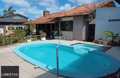 Casa 3 dormitórios, sendo 1 suites, 9 vagas - bairro Ponta Grossa Porto Alegre RS