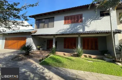 Casa em Condomínio com 03 quartos (01 suíte com closet) e 06 vagas no Ecoville