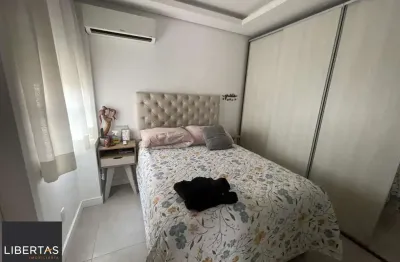 Cobertura com 3 quartos e 1 vaga de garagem na Rua Sadi Castro.