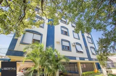 Apartamento com 03 dormitórios, 01 suíte, garagem de estacionamento por convenção