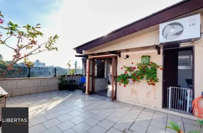 Ótima cobertura, 2 dormitórios e 1 dependência de empregada e 1 vaga coberta.