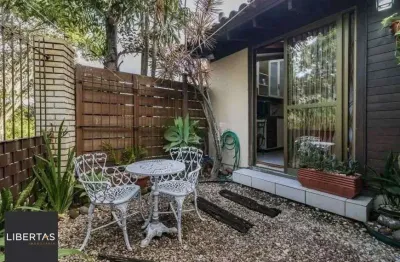 Casa em condomínio fechado com 3 dormitórios suíte  e lazer completo 101m²