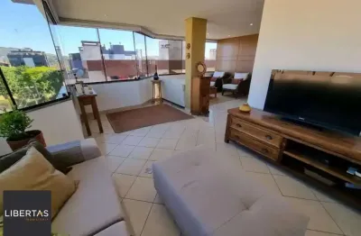 Cobertura com 4 dormitórios, 2 suítes, lavabo e 3 vagas de garagem.