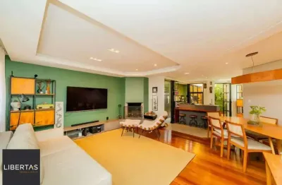 Casa em condomínio com 3 dormitórios, revertido em 2, suíte e 2 vagas.