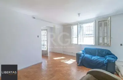 Vende casa 03 dormitórios, 275,22 m², bairro Azenha/Porto Alegre