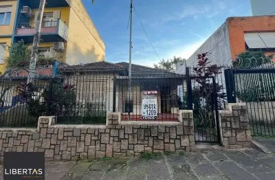 Casa 4 dormitórios no bairro Rio Branco em Porto Alegre para Alugar